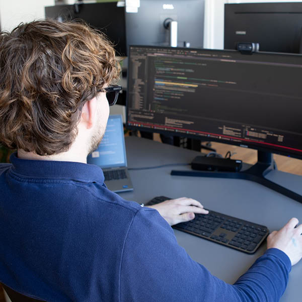 IT-Mitarbeiter Arbeiten in der kohlpharma IT