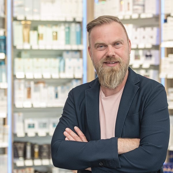 herr-gutersohn-testimonials-kohlpharma Silvan Gutersohn, Apotheker in der Apotheke Gutersohn, Rhede